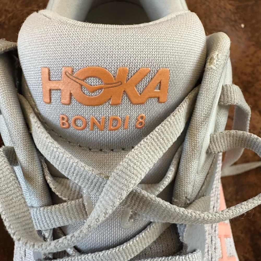 Hoka Bondi 8 Gray Harbor Mist/ Luna rock sz 9 women’s good cond price firm!